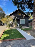 B&B Medford - Classic & Cozy Apartments - Parking & Close To Dw - Bed and Breakfast Medford