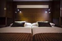 Two-Bedroom Apartment with Balcony. C/ Marques de Falces 2