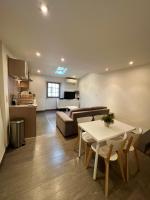 SUPERBE 2P MEZZANINE AU COEUR DU VIEIL ANTIBES - B&B Antibes