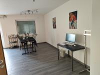 B&B Vienna - Erdgeschoss Wohnung nahe Flughafen - Bed and Breakfast Vienna