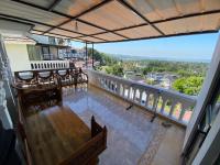 Villa Condo The Best View - B&B Cikujang