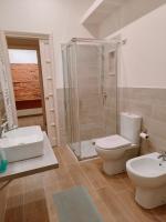 Camera Matrimoniale con Bagno in Comune