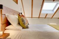 The Owl Barn Wiltshire - Flint - B&B Swindon