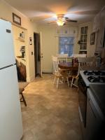 Charleston, SC themed - conveniently located well appointed one bedroom apartment in Columbia South Carolina - B&B