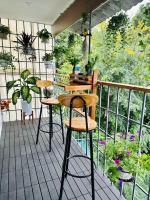 Domino Home with Banlcony Lake View - B&B Hanoi