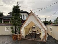 The Tent HomestayBig Outdoor, Free Bikes, 1min ride to Lake Garden - Bed and Breakfast Taiping