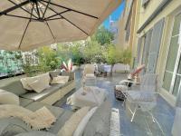 Superbe Appartement de 105 m2, hyper centre avec Terrasse, parking, à 5 min de la mer - B&B