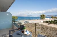 Camera Matrimoniale/Doppia con Letti Singoli con Vista Mare Parziale