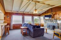 Rustic Coastal Smith River Cottage with Ocean Views! - Chambres d’hôtes