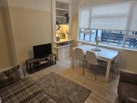 B&B Leigh-on-Sea - Leigh-on-Sea Retreat - 2 Bedroom Apartment - Bed and Breakfast Leigh-on-Sea