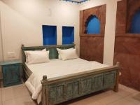 Standard Zimmer mit Kingsize-Bett