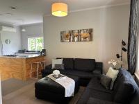 B&B Nelson - SHORT WALK TO NELSON CITY CENTRE - fast ultra-fibre broadband, quiet location - Bed and Breakfast Nelson
