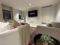 B&B London - Chic Covent Garden Apartment By Sloanes Group - Bed and Breakfast London