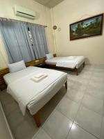 Twin Room with Private Bathroom