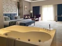 Romance Jacuzzi Suite 