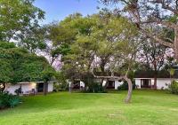 B&B Bulawayo - The Musketeers Lodge - Bed and Breakfast Bulawayo