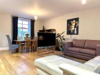 Desirable 2 Bedroom Apartment in Bicester that sleeps 5 - Chambres d’hôtes Bicester