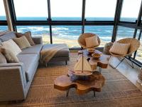 Depto FRENTE al MAR la mejor ubicación Parada 3 brava INIGUALABLE cochera gym sala de juegos parrilleros imperdible - B&B Punta del Este