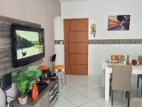 Apto LINDO NOVO, Ótima Localização com dois Dormitórios e Varanda Gourmet - Bed and Breakfast Praia Grande