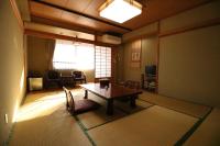 Tweepersoonskamer met Gedeelde Badkamer