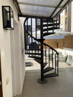 Penthouse in Historic Sitges -Big Terrace & Private Solarium - B&B Sitges