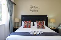 Habitación de lujo con cama extragrande y terraza