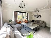 B&B Leicester - Stunning 5bdr Detached King Suite Abode - Bed and Breakfast Leicester