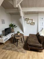 B&B Cholet - LE NID - HYPER CENTRE CHOLET - 25 MIN PUY DU FOU - Bed and Breakfast Cholet