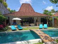 Villa Joglo Oberoi Seminyak Beautiful 4BR Villa Prime Location - B&B Seminyak