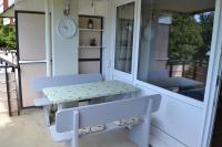 Estudio con balcón