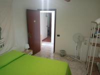 Camera Matrimoniale con Bagno in Comune 