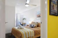 B&B Geelong - City Centre Unit Overlooking Ryrie Street! - Bed and Breakfast Geelong