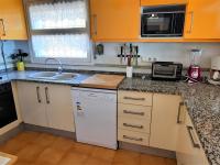 Amplio apartamento en Llançà con vista al mar, terraza, aparcamiento y animales permitidos - ES-170-6 - Chambres d'hôtes Llançà