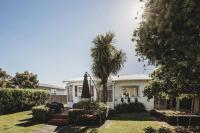 Ropiha Retreat Close To Fitzroy Beach - B&B