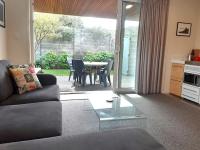 B&B New Plymouth - By The Sea On Sackville Brand New Apartment - Bed and Breakfast New Plymouth