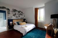 Camera Matrimoniale con Vista Giardino