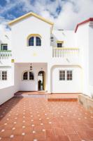 Corralejo Boutique Art Villa Fuego with Private Pool BBQ 20 seconds to the Beach by Amazzzing Travel - Chambres d'hôtes Corralejo