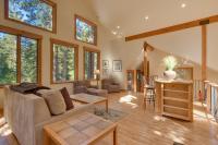 West Pine Cabin on the West Shore by Tahoe Getaways - 2 BR w 2 Bonus Rooms, Hot Tub, Pool Table & Pet Friendly - B&B Tahoe City