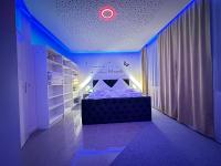 Modern Apartments Neuburg U - TOP - 2 Zimmer, Komfort, Zentrum, Wi-Fi, Smart TV, Stellplatz, Küche - B&B Neuburg a.d.Donau