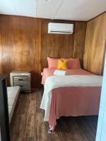 Small, Private Beach House & Pool - B&B