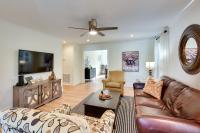 Tranquil Travelers Rest Home with Fire Pit! - B&B