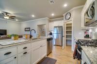 Near Grand Lake Charming Grove Home with Deck - B&B Grove