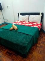 B&B Bentong - R2L5Y Room 3 with aircond + TV( share Toilet only) - Bed and Breakfast Bentong