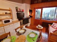Appartement spacieux 8 pers avec cheminée, parking et vue montagne - FR-1-241-250 - Chambres d’hôtes