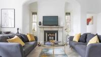 B&B London - Stunning 4-Bed Property in London-Parking & Garden - Bed and Breakfast London