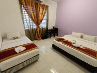 Economy Quadruple Room with Shared Bathroom