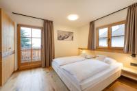 Apartment with Mountain View
