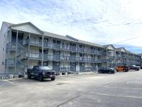B Lakefront! Remodeled, Boat Slip, Patio Views, Pool, Boat Ramp, WIFI - B&B