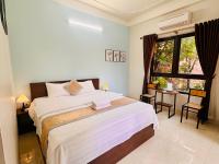 Queen Room with Garden View