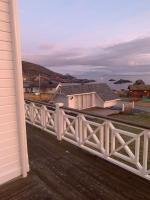 Nydelig landsted på vakre Nesland i Lofoten - Chambres d'hôtes Kvalvik
